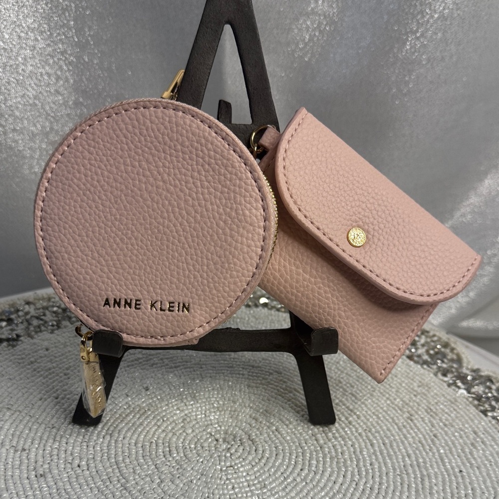 #52 Anne Klein 2pc set pink change purse & card holder